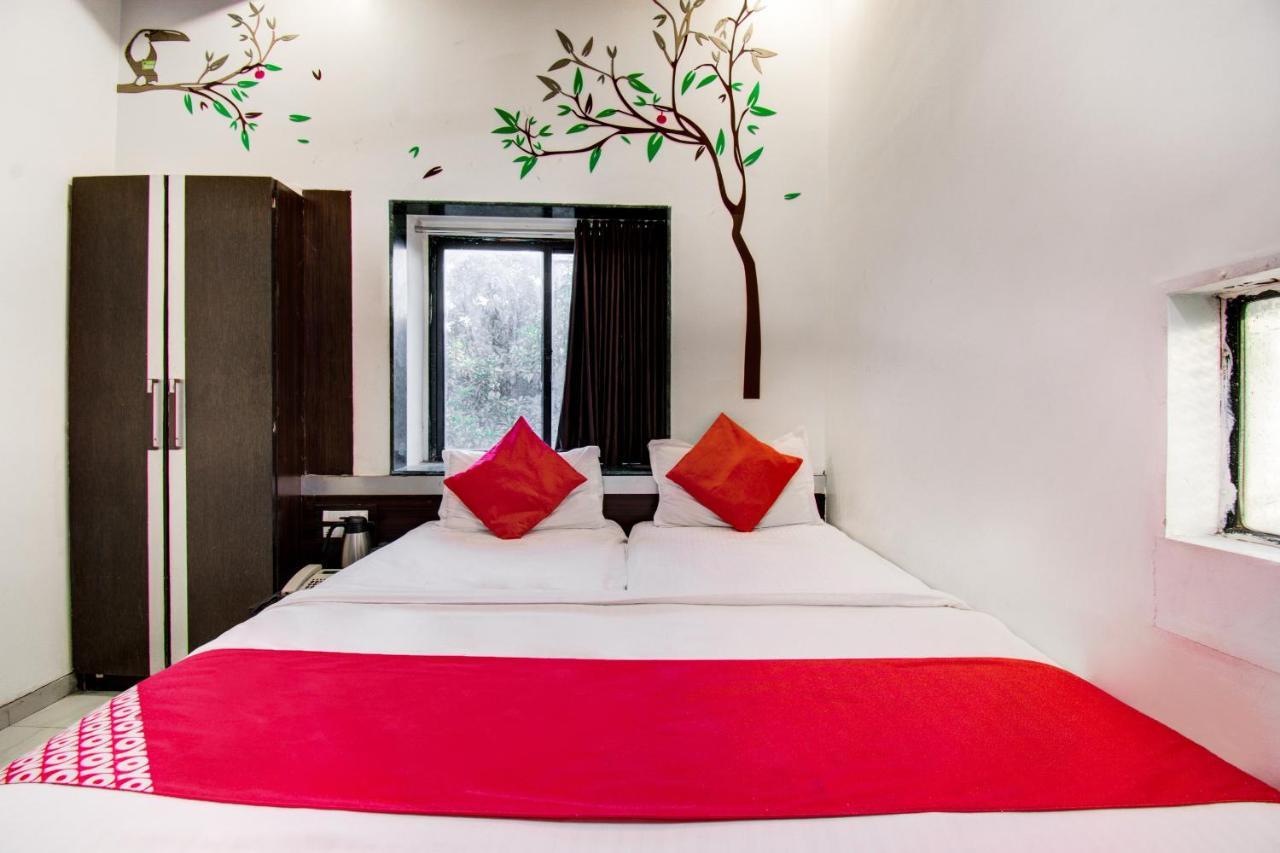 Oyo 11548 Hotel Mrunal Palace Аурангабад Екстериор снимка