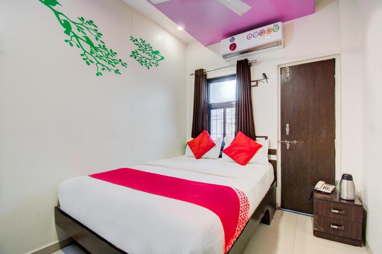 Oyo 11548 Hotel Mrunal Palace Аурангабад Екстериор снимка