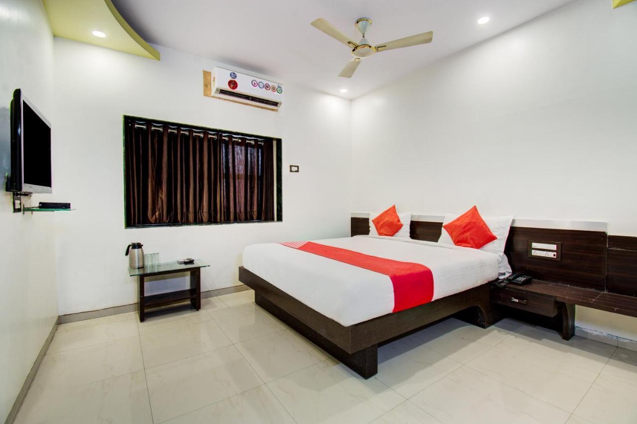 Oyo 11548 Hotel Mrunal Palace Аурангабад Екстериор снимка
