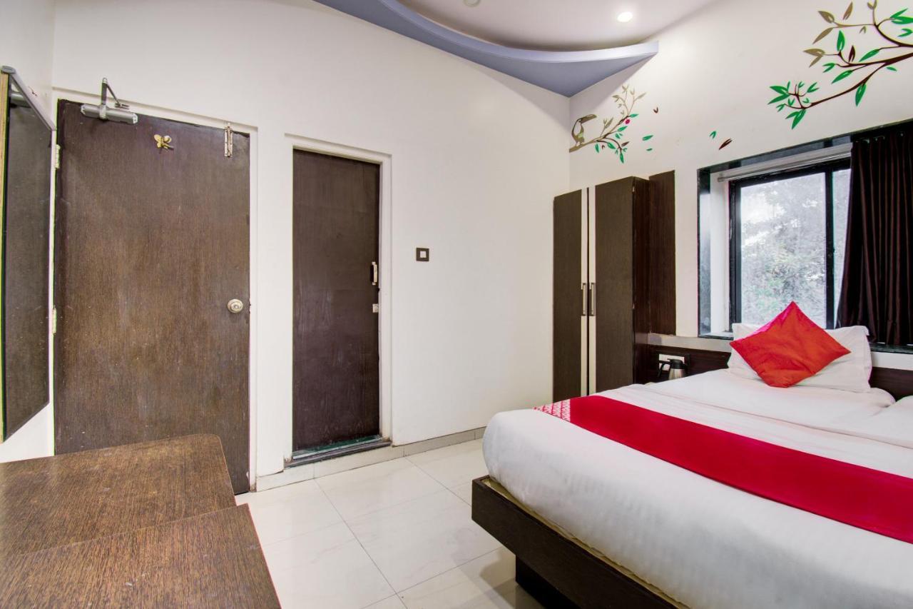 Oyo 11548 Hotel Mrunal Palace Аурангабад Екстериор снимка