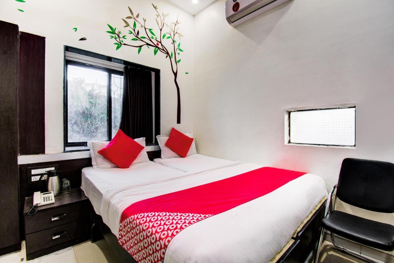 Oyo 11548 Hotel Mrunal Palace Аурангабад Екстериор снимка