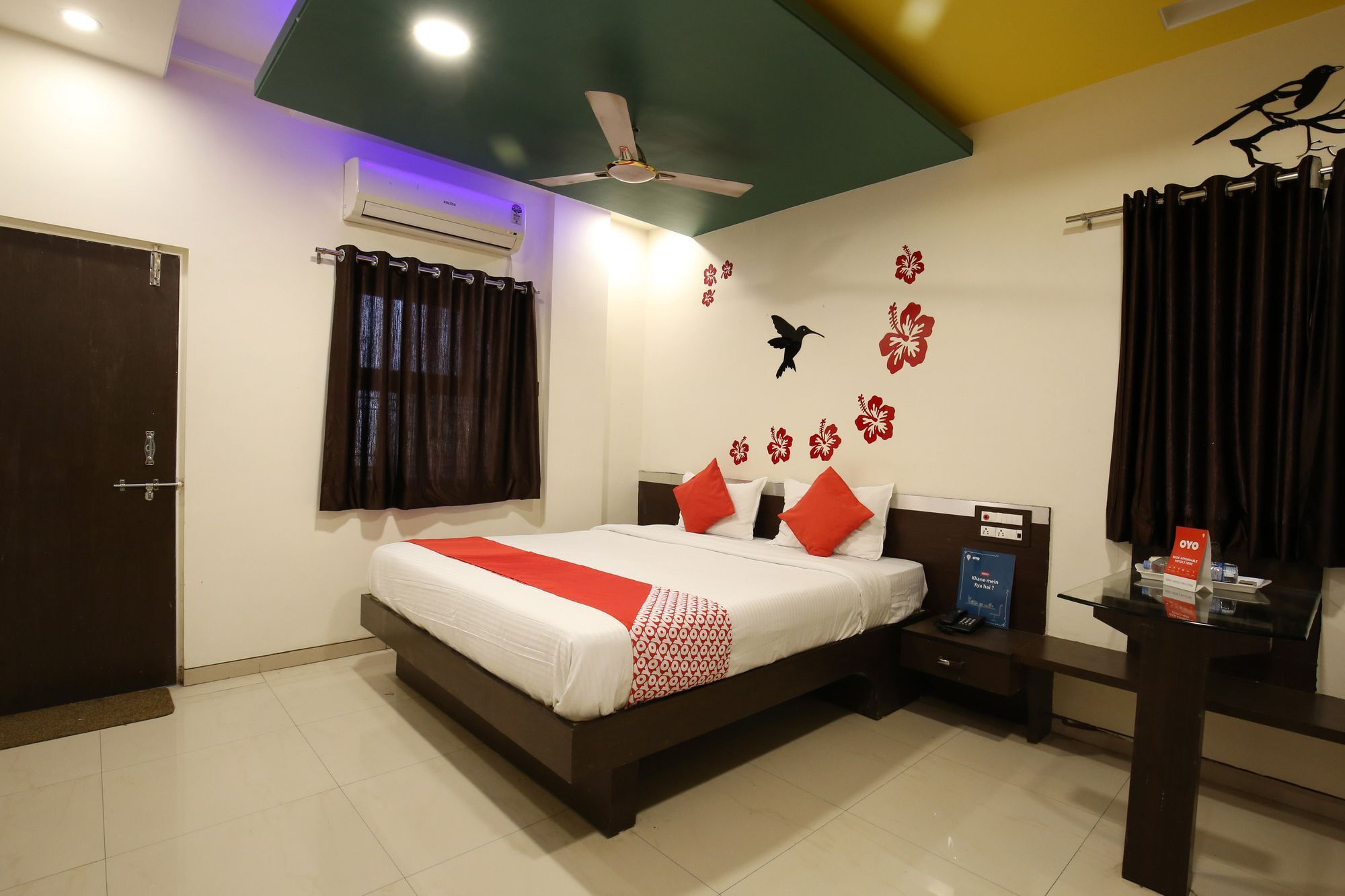 Oyo 11548 Hotel Mrunal Palace Аурангабад Екстериор снимка