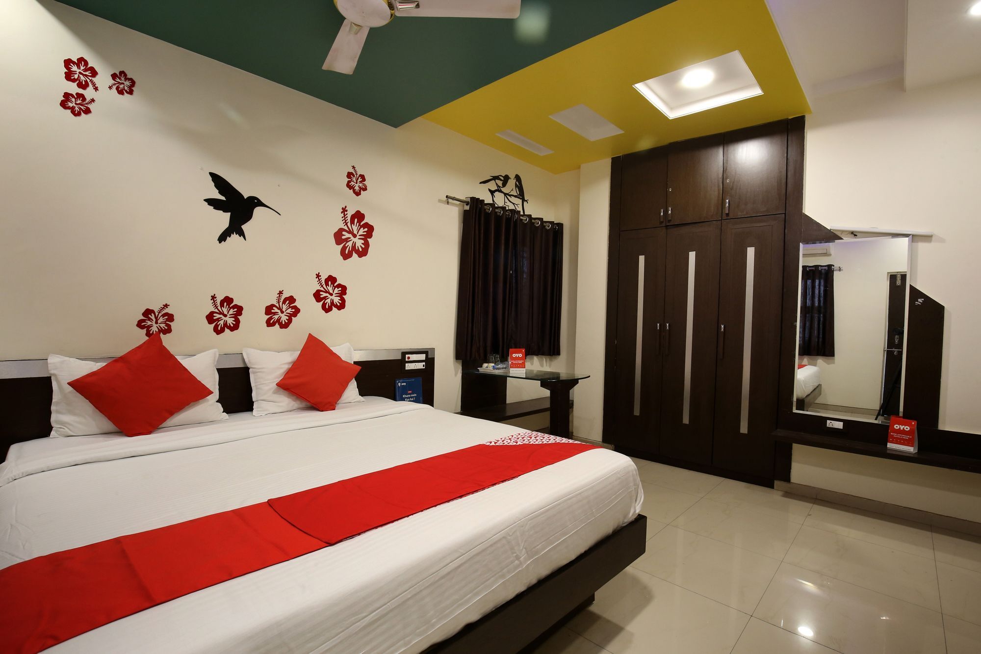 Oyo 11548 Hotel Mrunal Palace Аурангабад Екстериор снимка