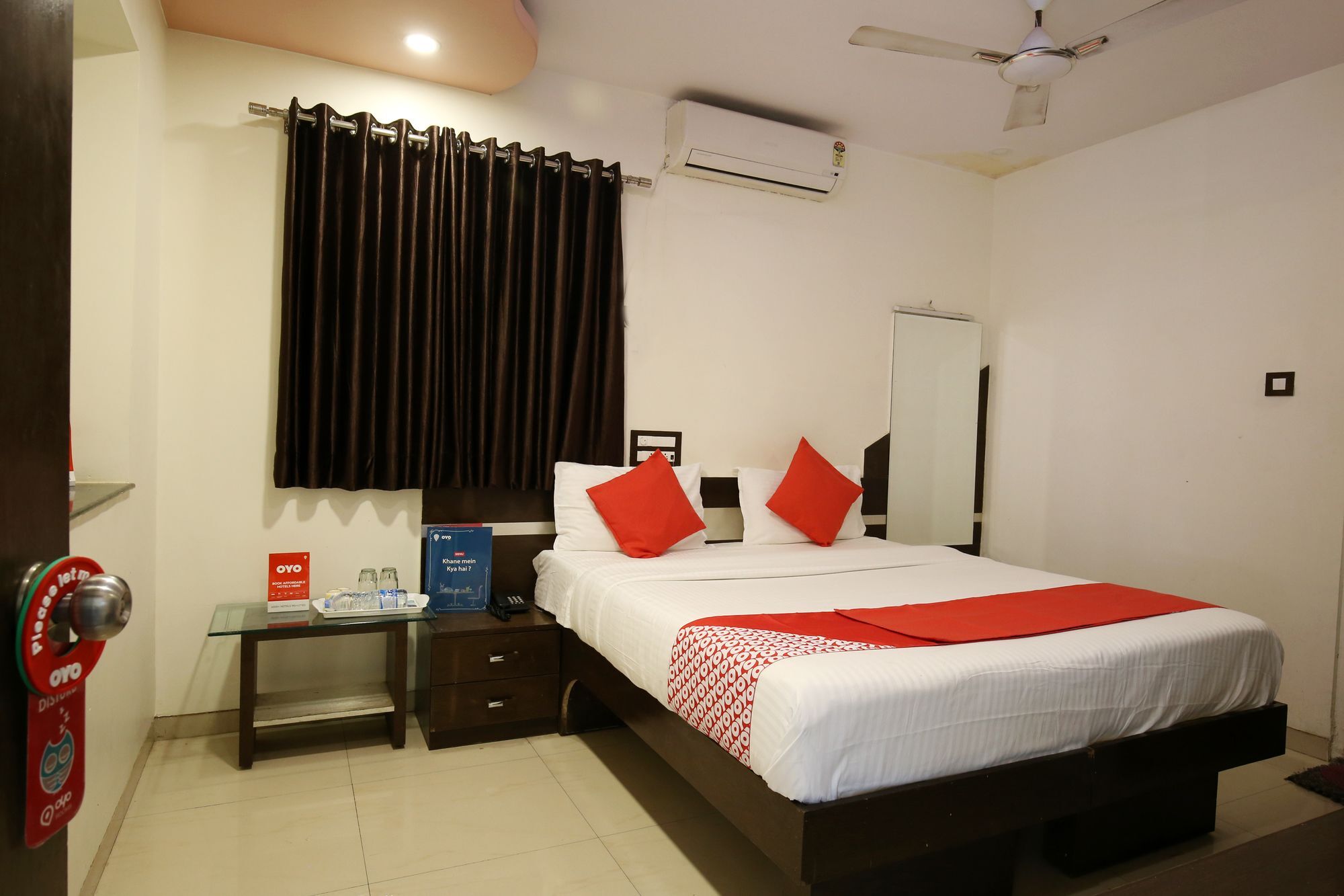 Oyo 11548 Hotel Mrunal Palace Аурангабад Екстериор снимка