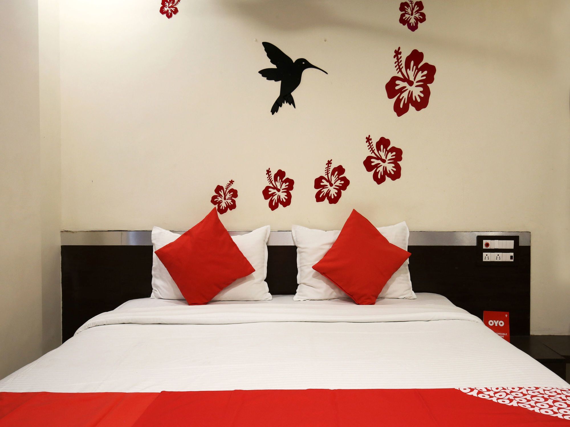 Oyo 11548 Hotel Mrunal Palace Аурангабад Екстериор снимка
